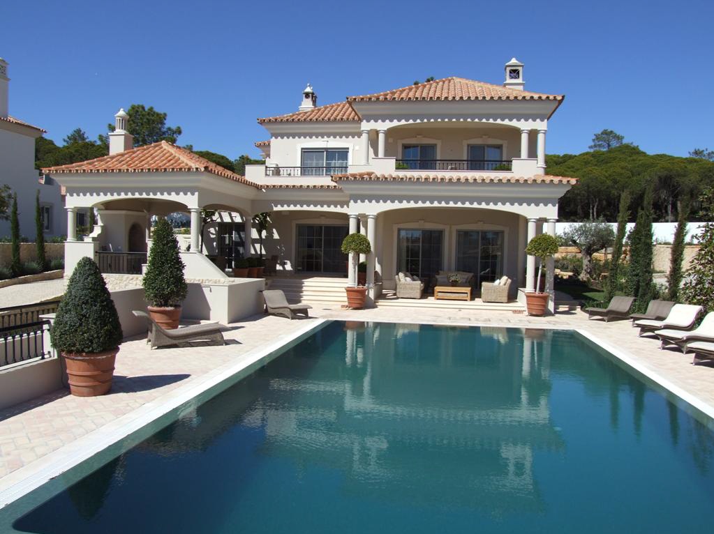 020DB - 4 Bedroom Villa to Rent in Dunas Douradas Beach Club, Algarve