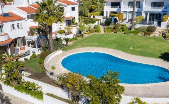Townhouse to rent in Quinta do Lago
