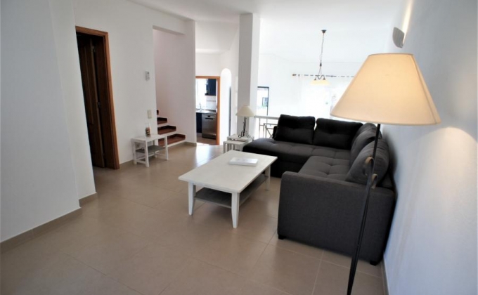 Townhouse to rent in Vale do Lobo