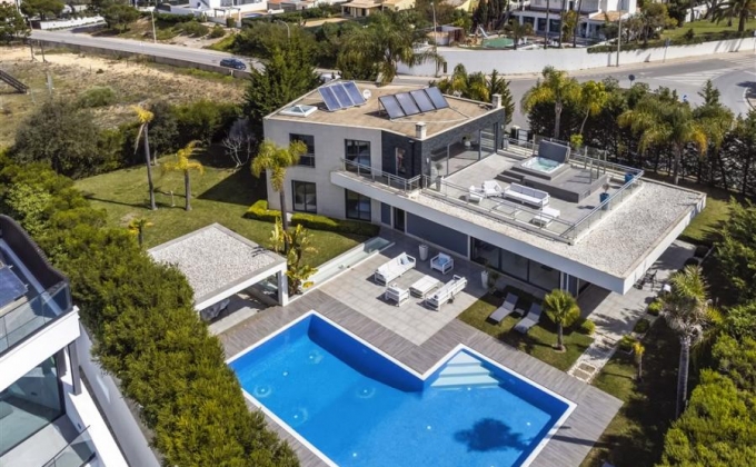 Villa to rent in Salgados