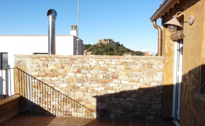 Townhouse to rent in Begur