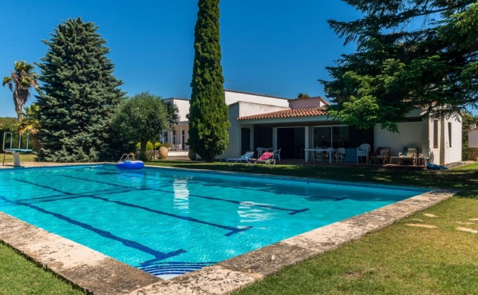 Villa to rent in Calella