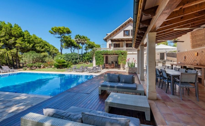Villa to rent in Mal Pas, Alcudia